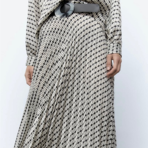 New Zara midi skirt - Picture 5 of 6